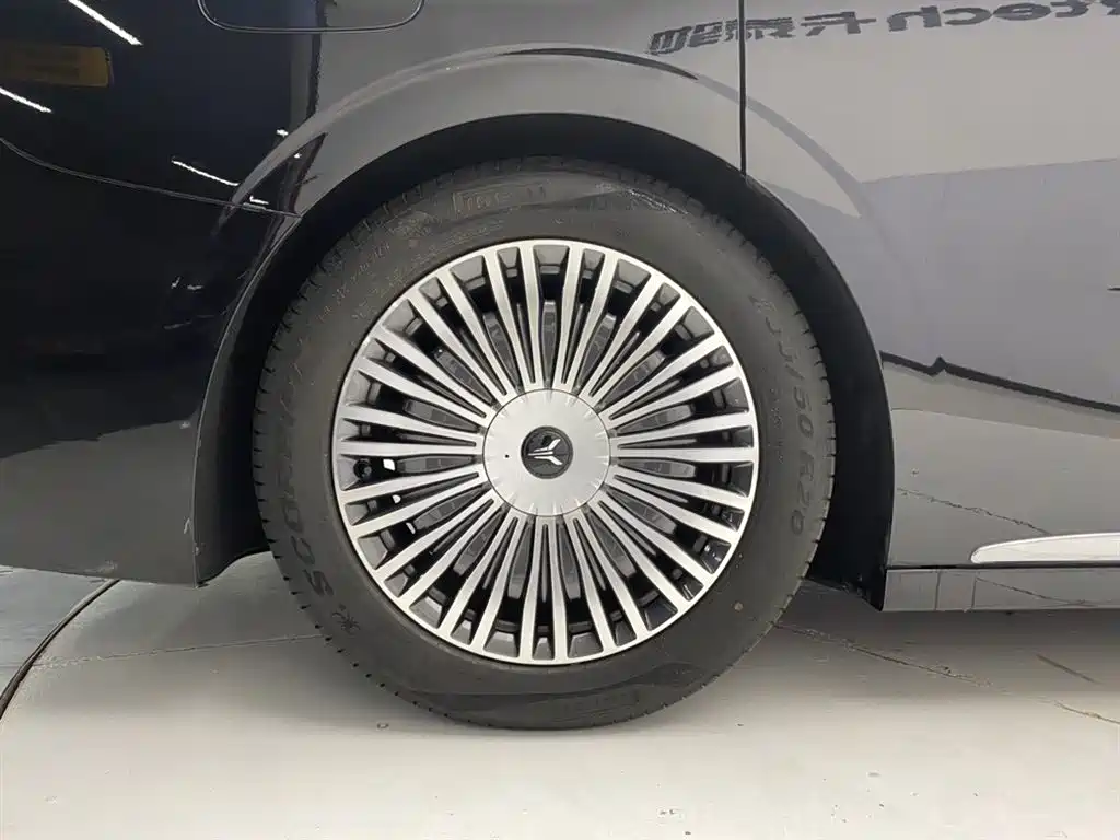 Voyah Dreamer 2025 PHEV AWD Flagship Kunpeng Edition