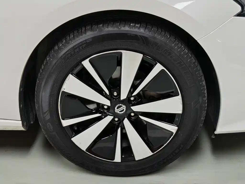 Nissan Altima 2020 2.0T XL Upper AD1 Intelligent Navigation Edition