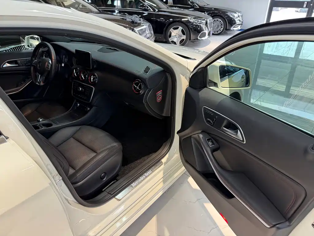 Mercedes-Benz A-Class (Import) 2016 A 260 Sport