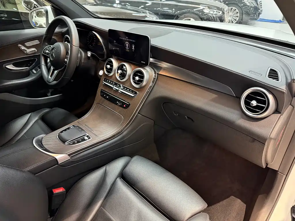 Mercedes-Benz GLC 2021 GLC 260 L 4MATIC Luxury
