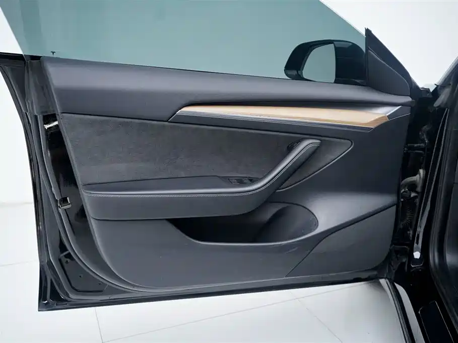Model 3 2022 Rear-Wheel Drive