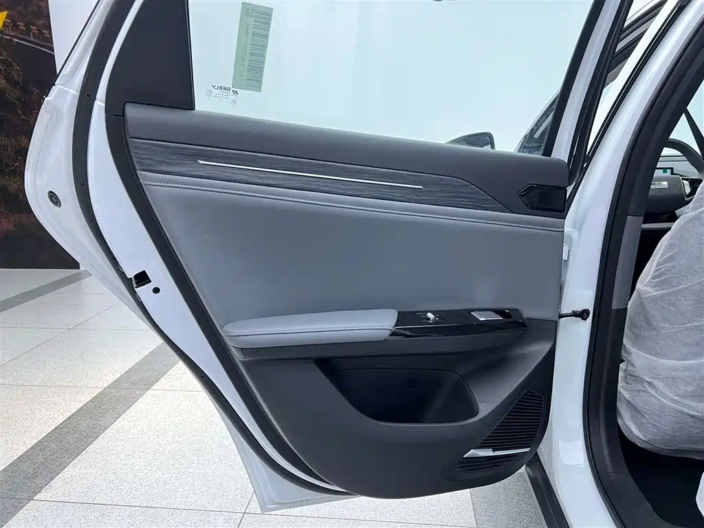 Geely Galaxy L6 2025 EM-i 140km Explore+ Edition