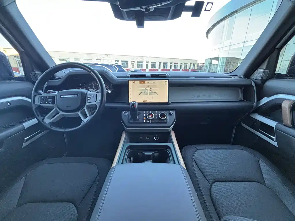 Land Rover Defender 2023 110 3.0T P400 X-DYNAMIC HSE