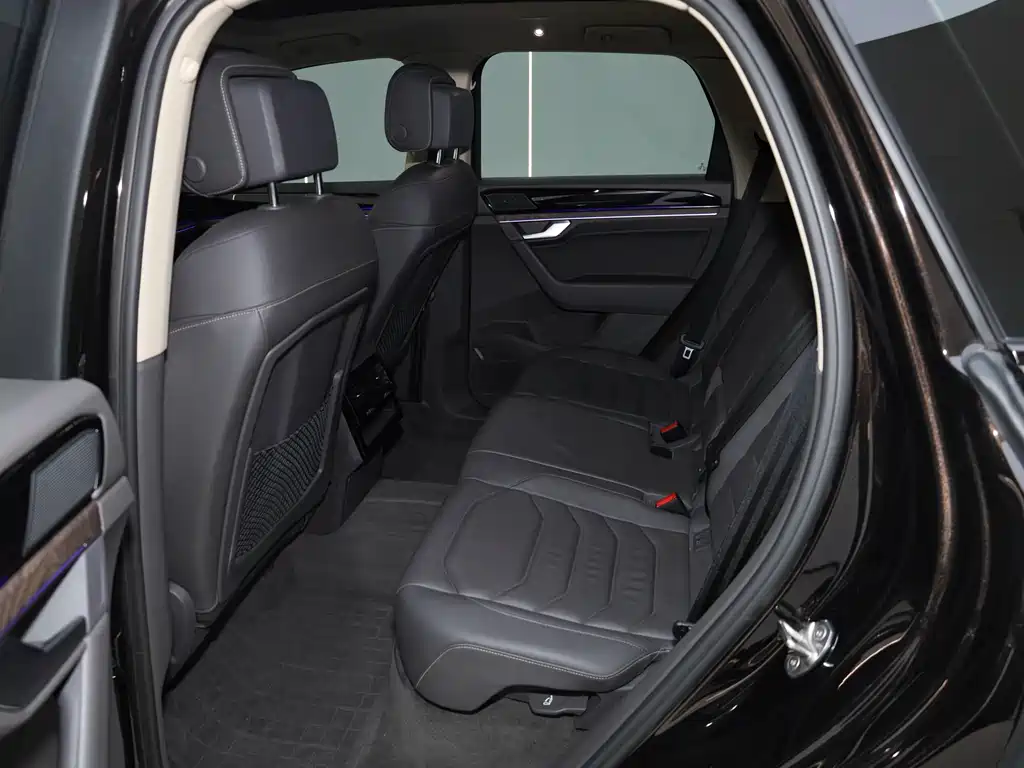 Volkswagen Touareg 2022 3.0TSI R-Line Black Edition