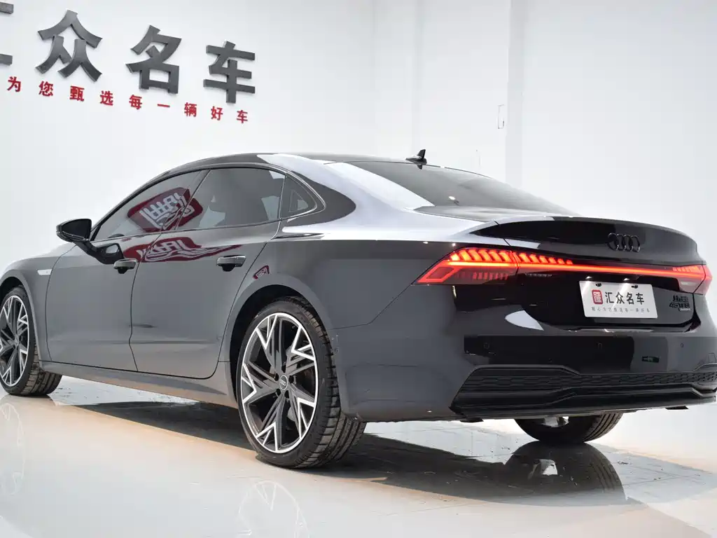 Audi A7L 2024 45 TFSI quattro S-line Black Warrior Edition