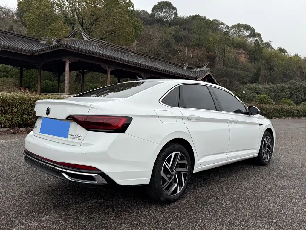 Volkswagen Sagitar 2023 300TSI DSG Beyond Edition