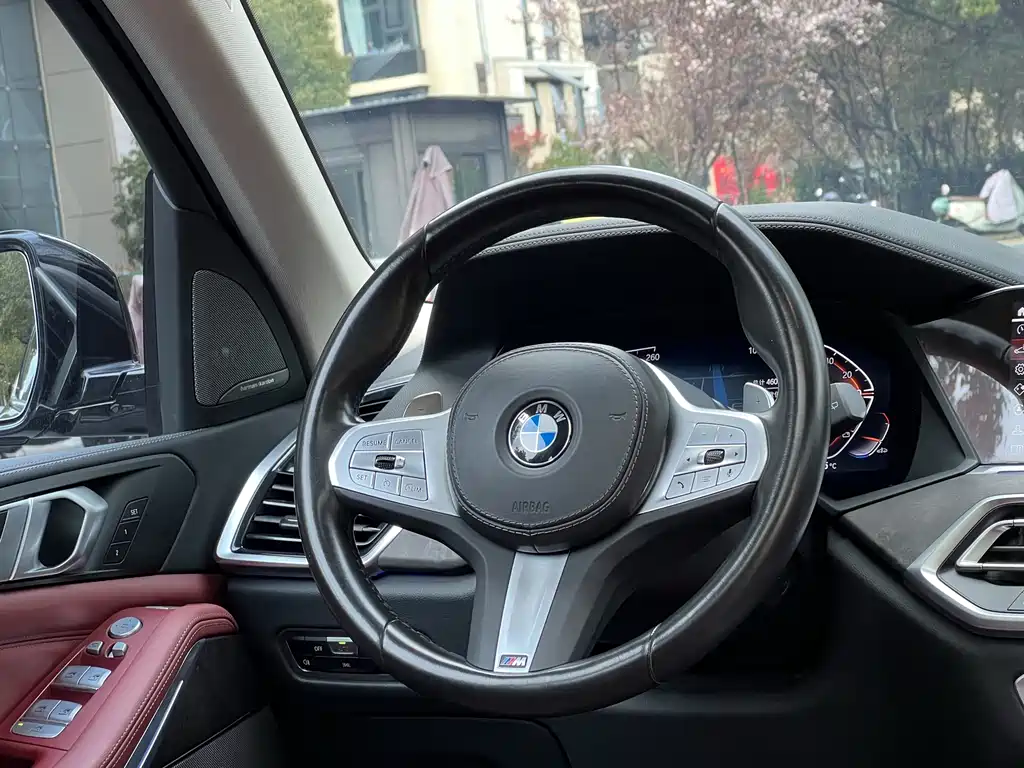 BMW X5 2022 xDrive 30Li M Sport Package