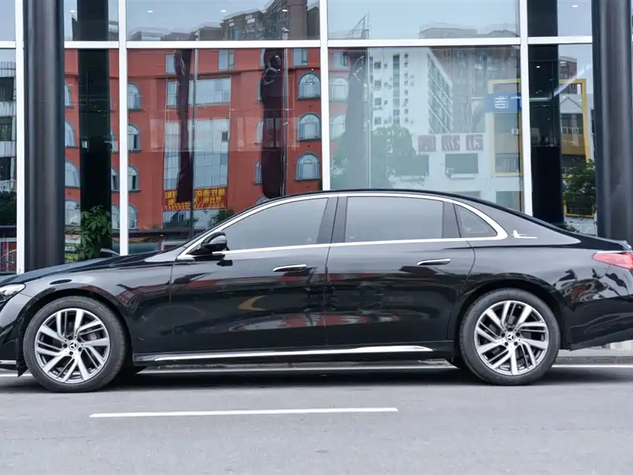 Mercedes-Benz E-Class 2024 E 300 L Fashion Edition