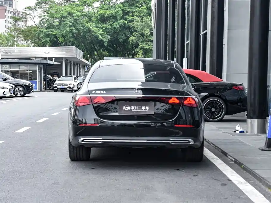 Mercedes-Benz E-Class 2024 E 300 L Fashion Edition