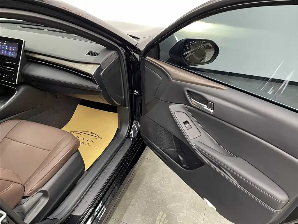 Toyota Avalon 2023 2.0L Base Edition