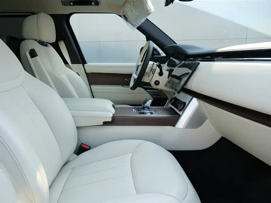 Range Rover 2023 3.0 L6 400PS Autobiography LWB