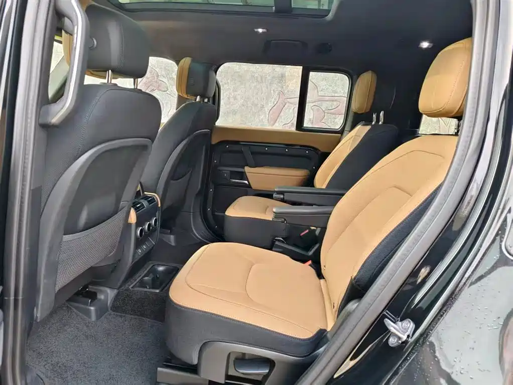 Land Rover Defender 2025 130 3.0T P400 7-Seater Luxury Edition