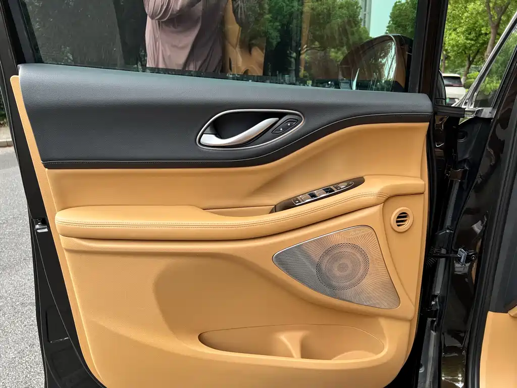 Voyah Dreamer 2025 PHEV AWD Flagship Kunpeng Edition