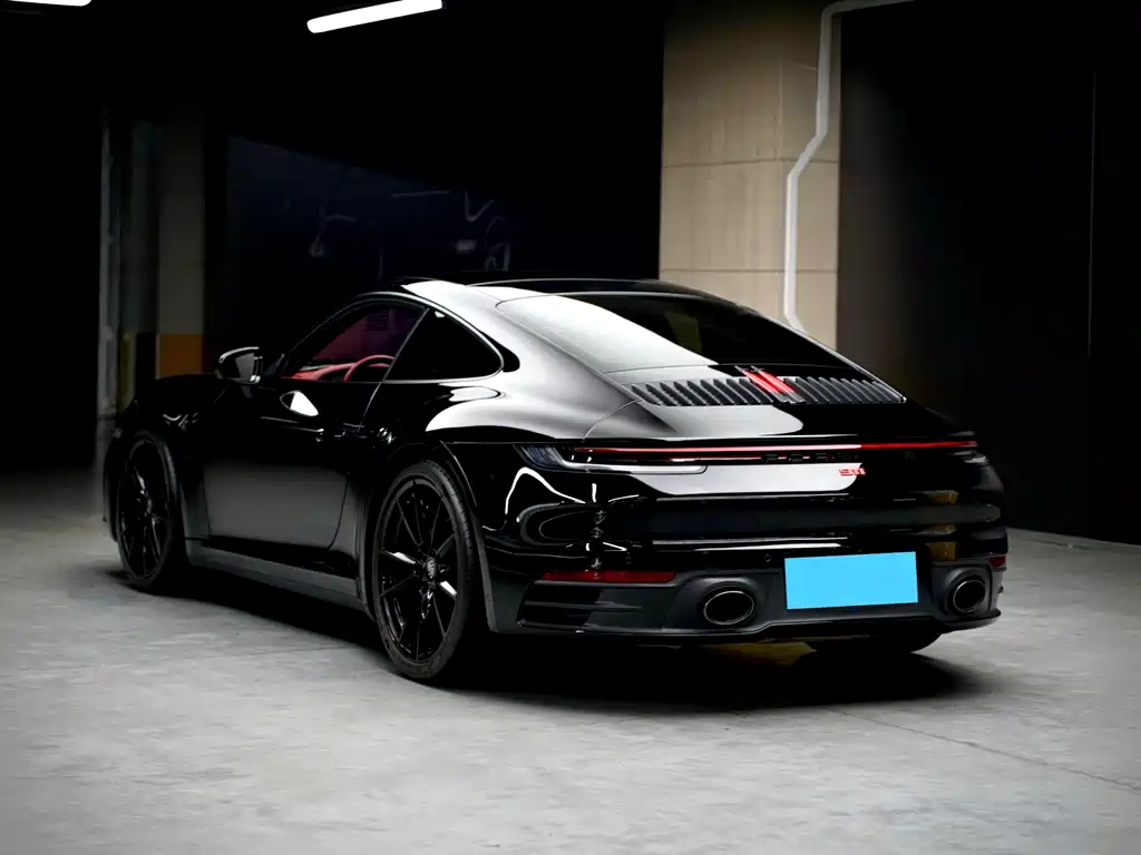 Porsche 911 Carrera (2020)