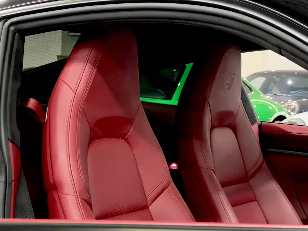 Porsche 911 Carrera (2020)