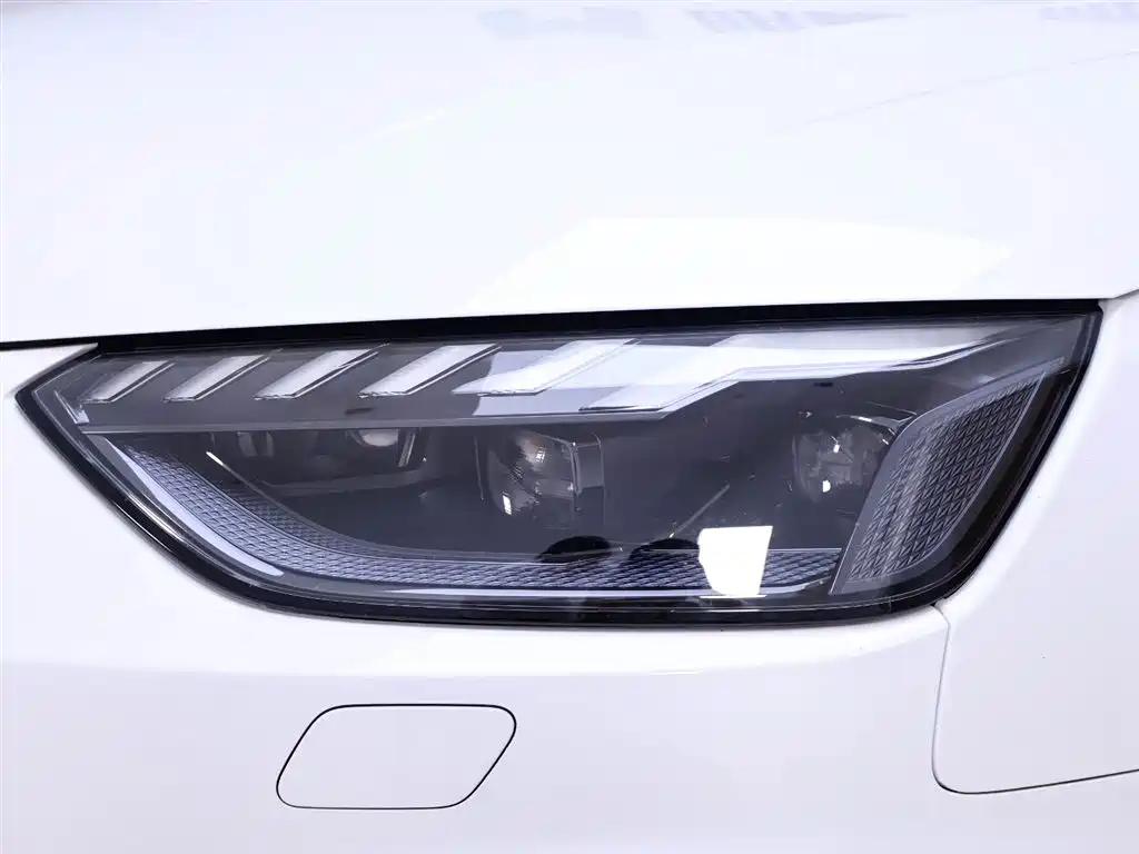Audi A4L 2024 40 TFSI Luxury Dynamic Star Night Edition