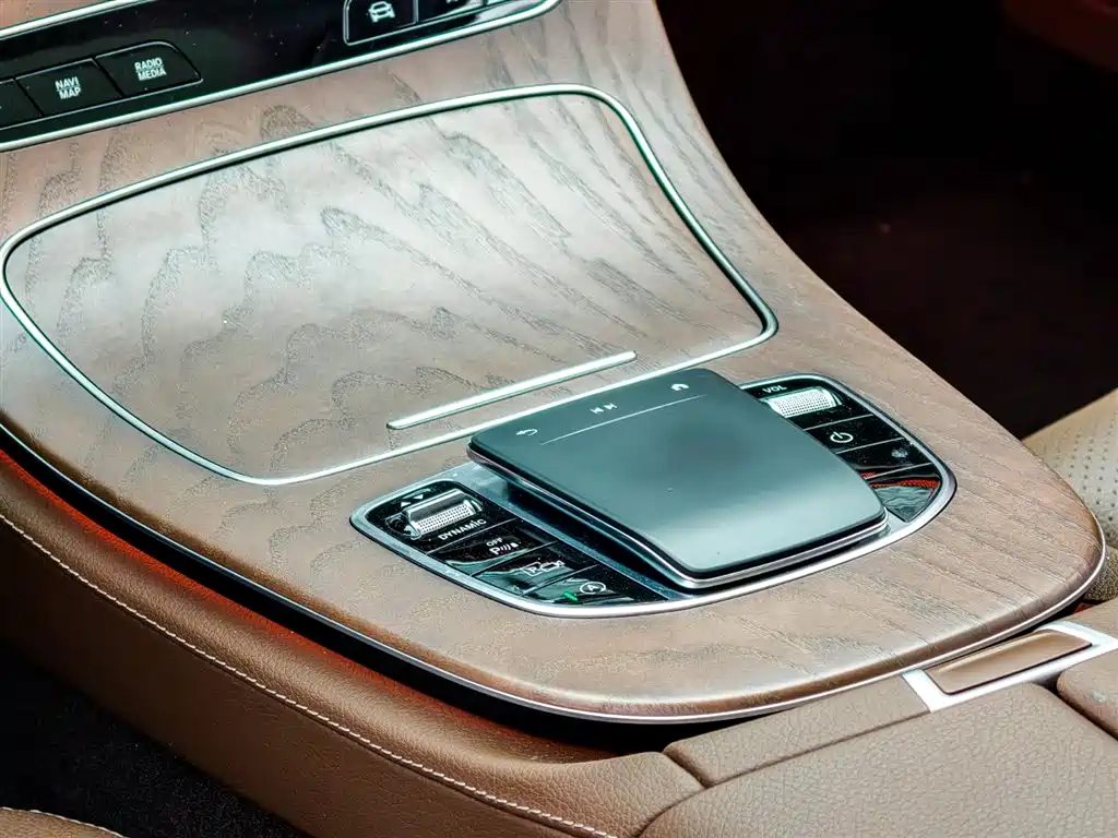 Mercedes-Benz E-Class 2023 E 300 L Fashion
