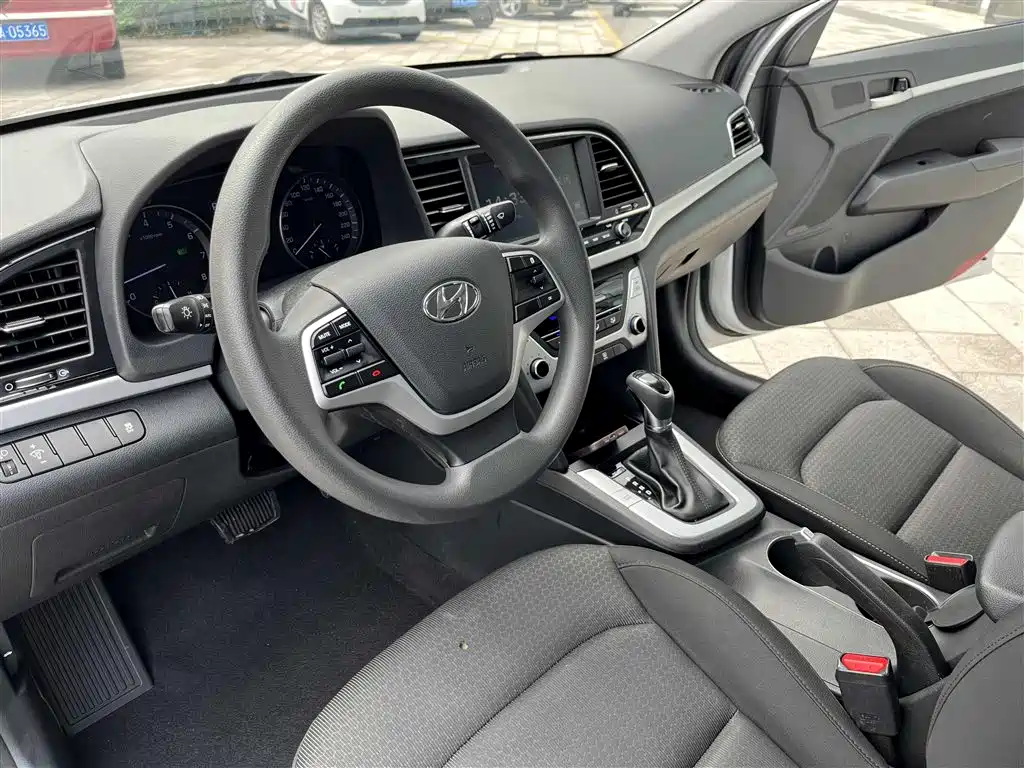 Elantra 2016 1.6L Auto Zhixuan Elite