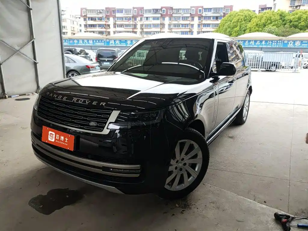 Range Rover 2024 3.0 L6 400PS Vogue LWB 7-Seater