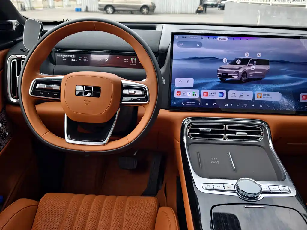 Galaxy M9 2025 230km 2WD Explorer Edition