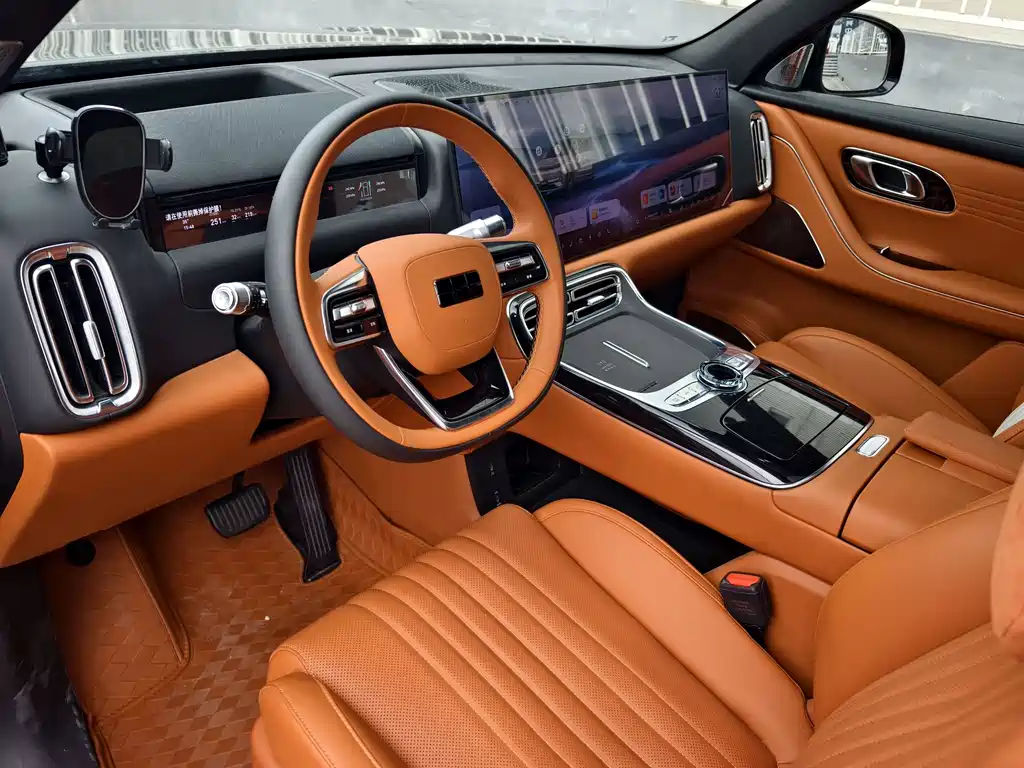 Galaxy M9 2025 230km 2WD Explorer Edition