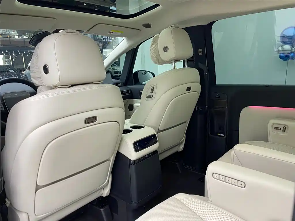 Li Auto MEGA 2025 Home Family Special Edition