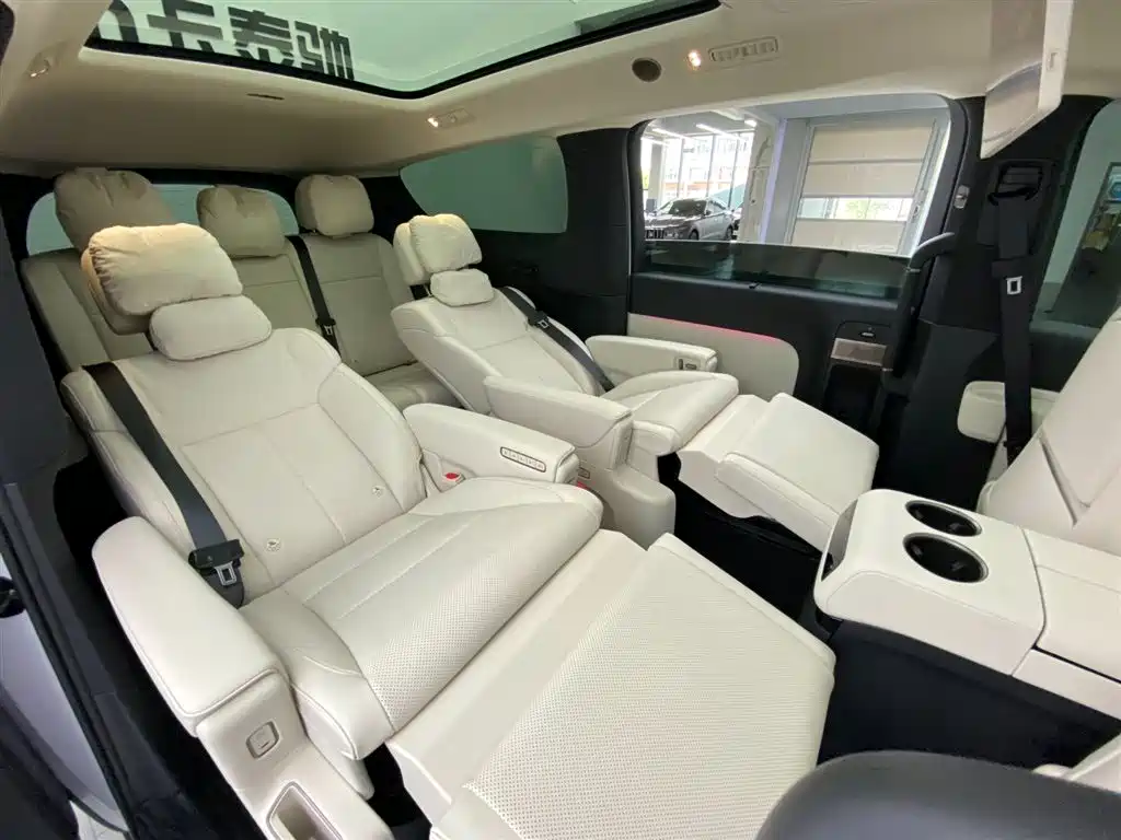 Li Auto MEGA 2025 Home Family Special Edition