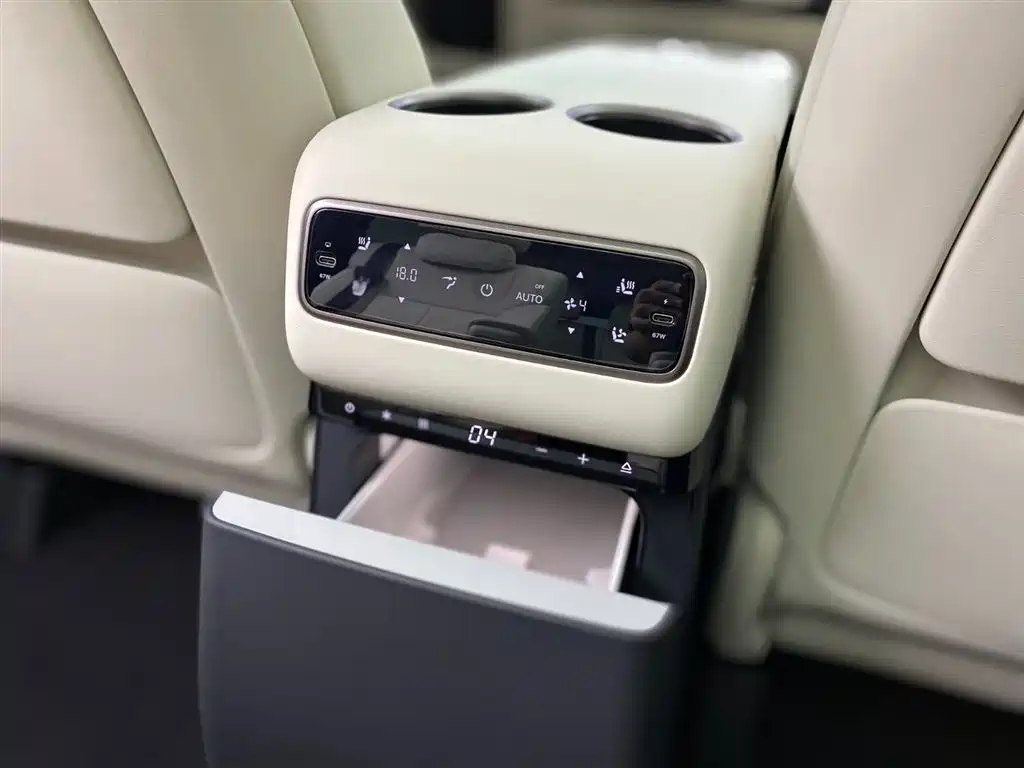 Li Auto MEGA 2025 Home Family Special Edition