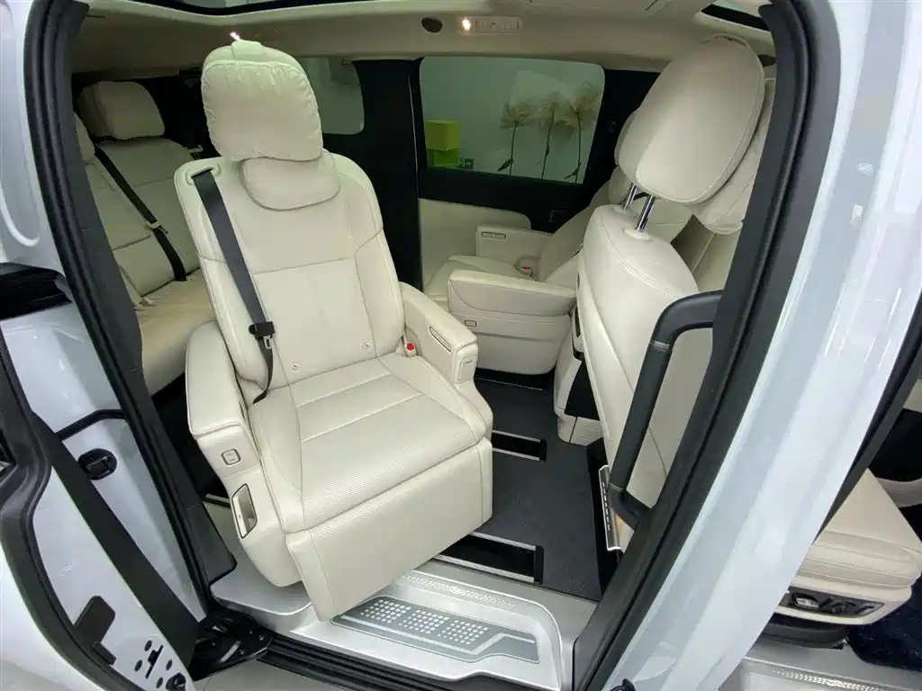 Li Auto MEGA 2025 Home Family Special Edition