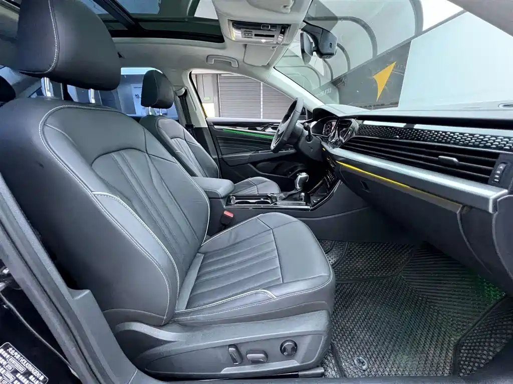Volkswagen Passat 2023 330TSI Starlight Elite Edition