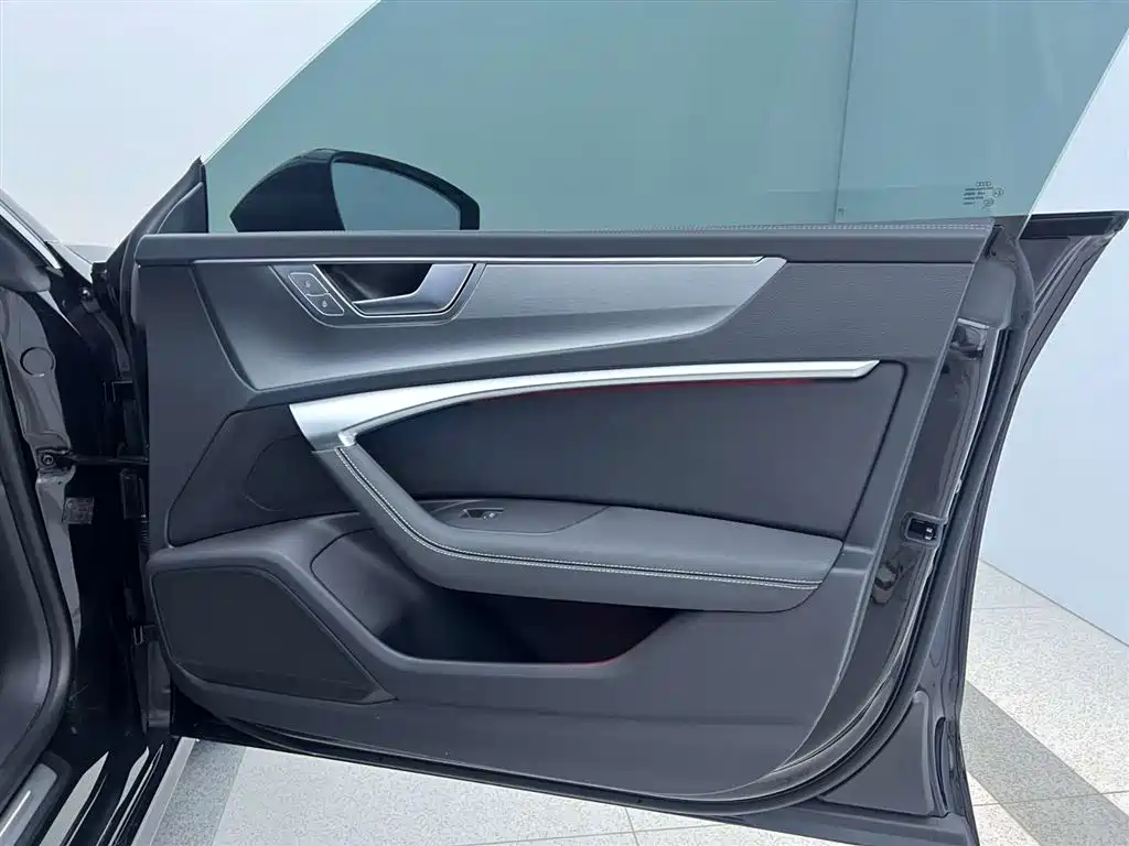 Audi A7L 2024 45 TFSI Luxury
