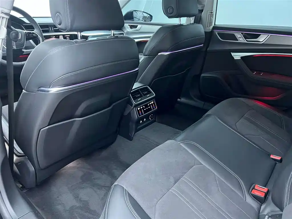 Audi A7L 2024 45 TFSI Luxury
