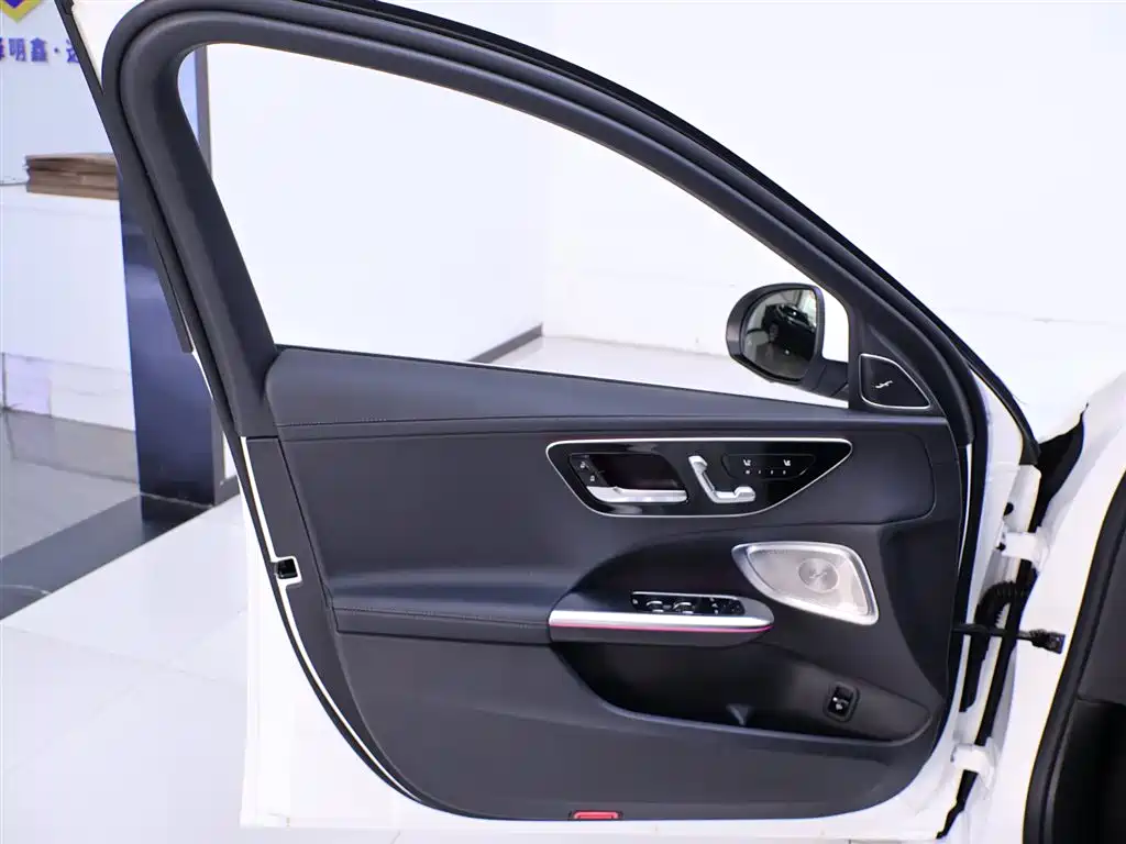 Mercedes-Benz C-Class 2026 C 260 L Sport