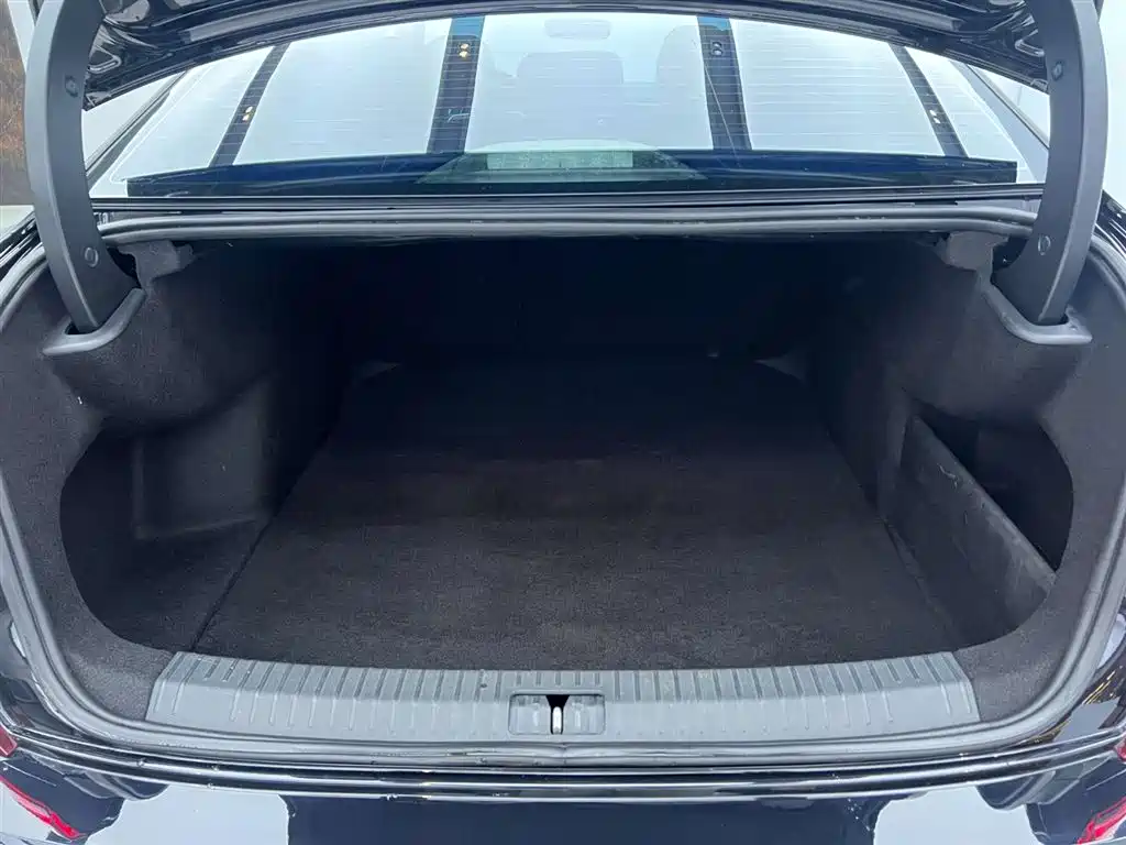 Volkswagen Passat 2023 330TSI Starlight Elite Edition