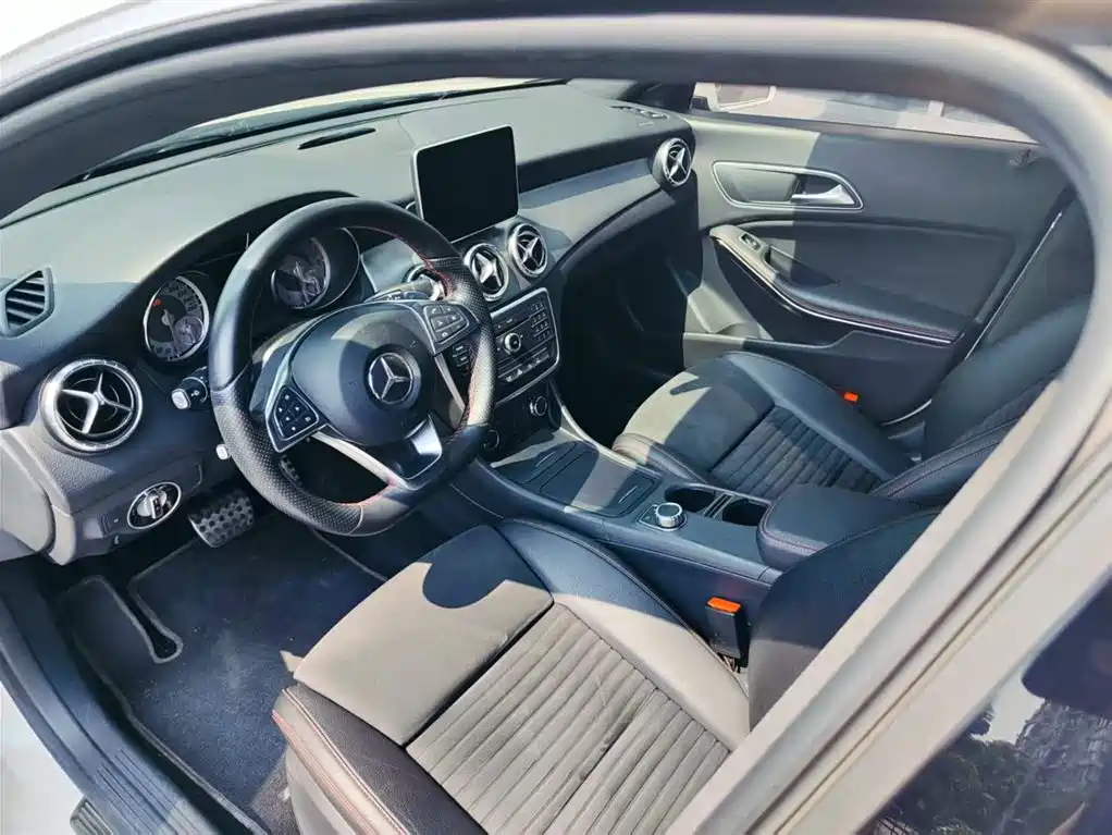 Mercedes-Benz CLA 2015 CLA 220 4MATIC