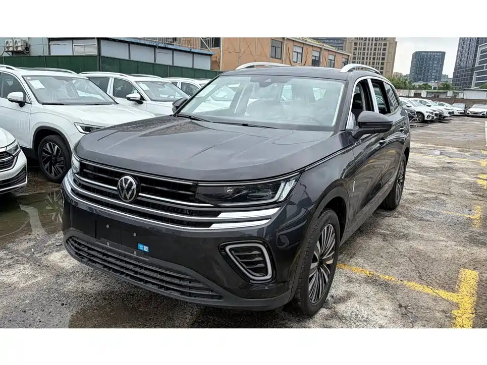 Volkswagen Tavendor 2026 330TSI Luxury Edition