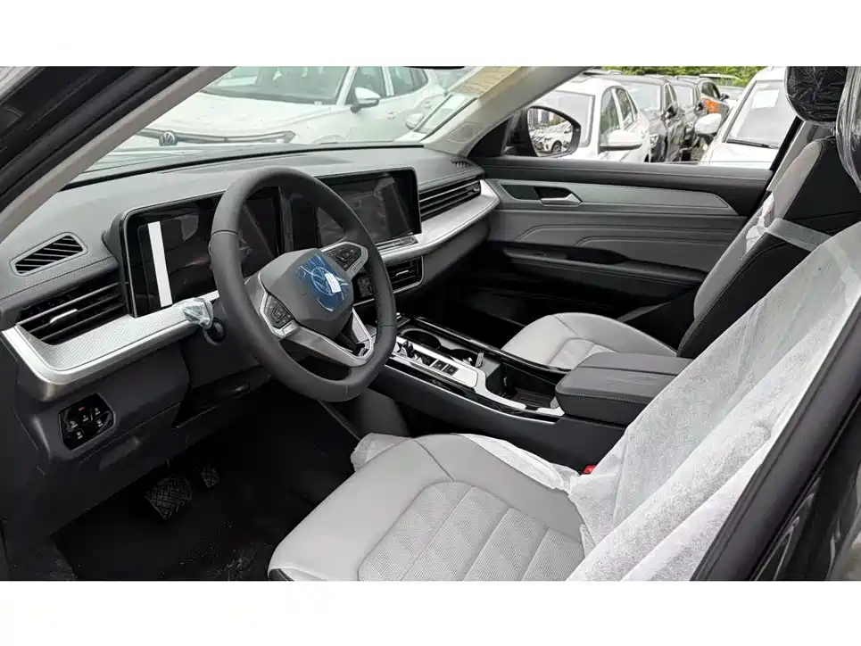 Volkswagen Tavendor 2026 330TSI Luxury Edition