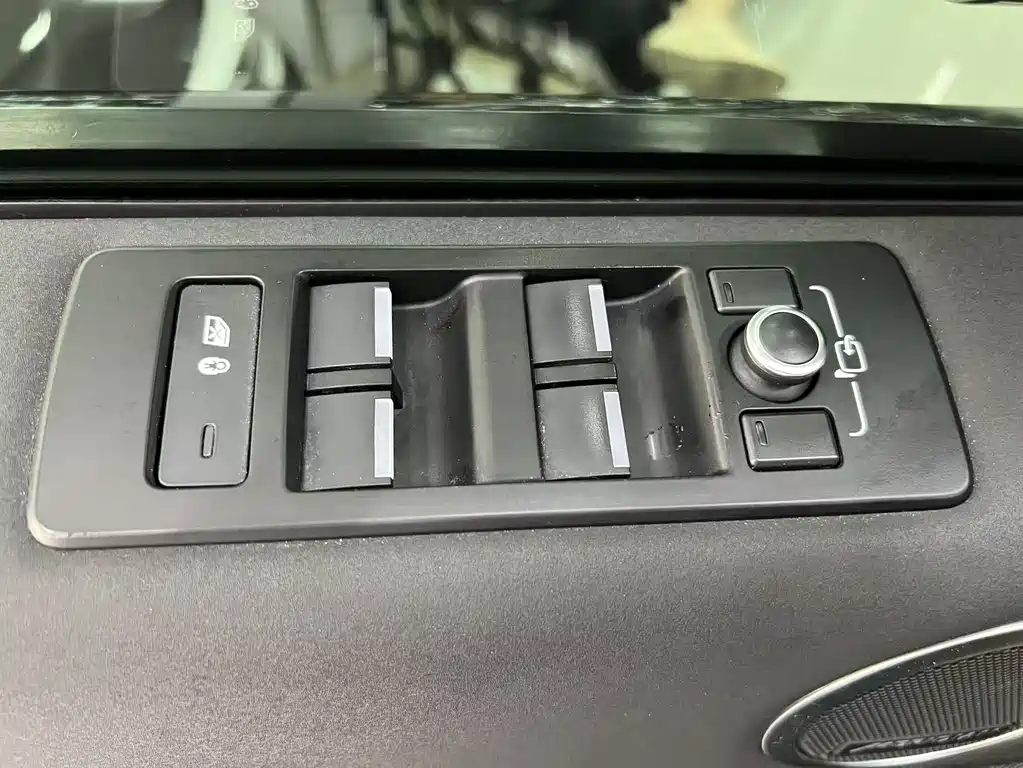 Land Rover Discovery 2020 3.0 SC V6 30th Anniversary Special Edition