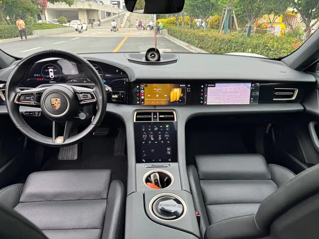 Porsche Taycan 2020