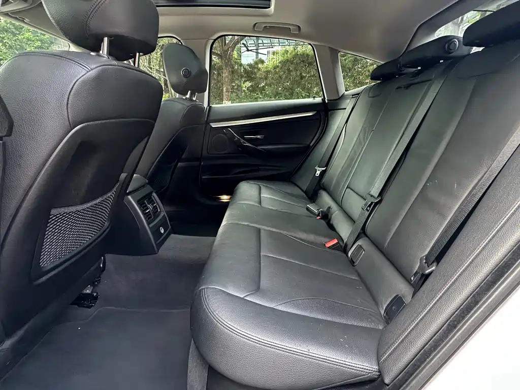 BMW 3 Series GT 2014 320i Design Package