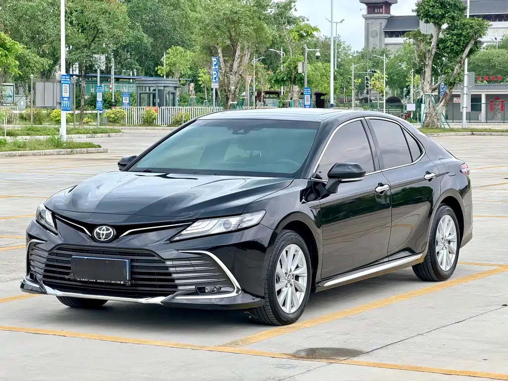 Toyota Camry 2023 2.0G Luxury