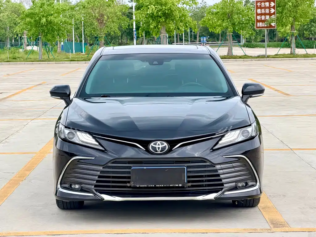 Toyota Camry 2023 2.0G Luxury