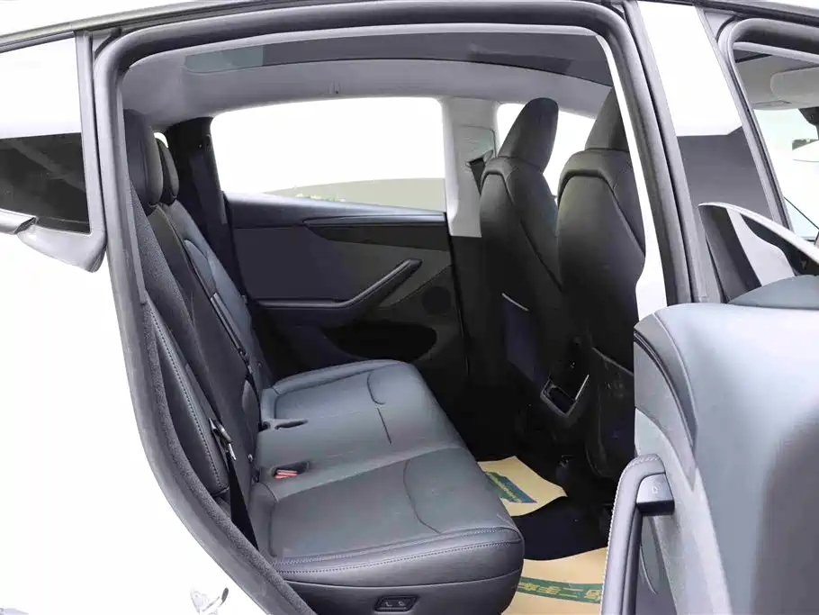 Model Y 2025 Rear-Wheel Drive