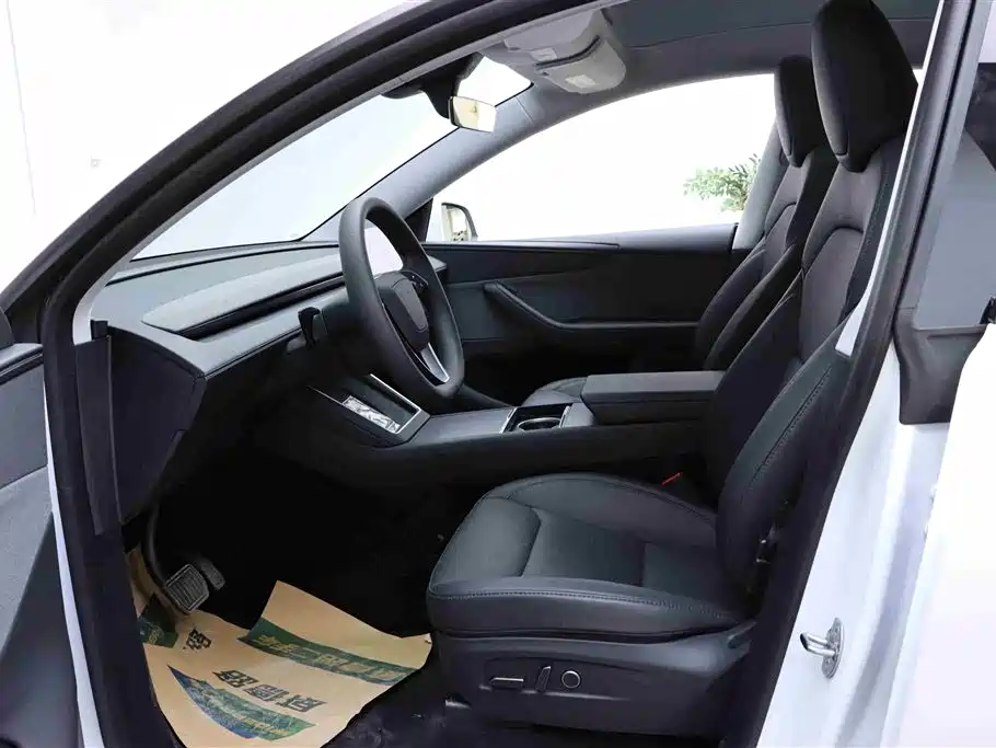 Model Y 2025 Rear-Wheel Drive