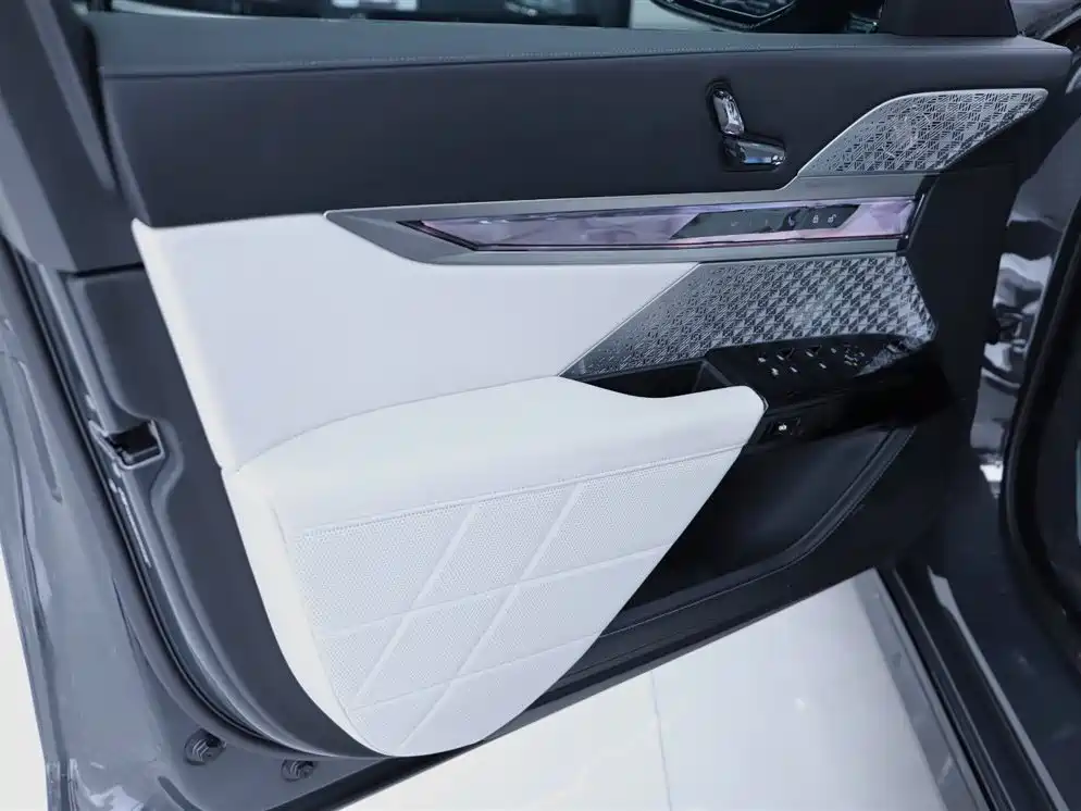 BMW i7 2023 xDrive60L M Sport Package
