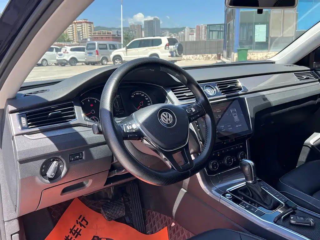 Passat 2017 330TSI DSG Zunrong Edition