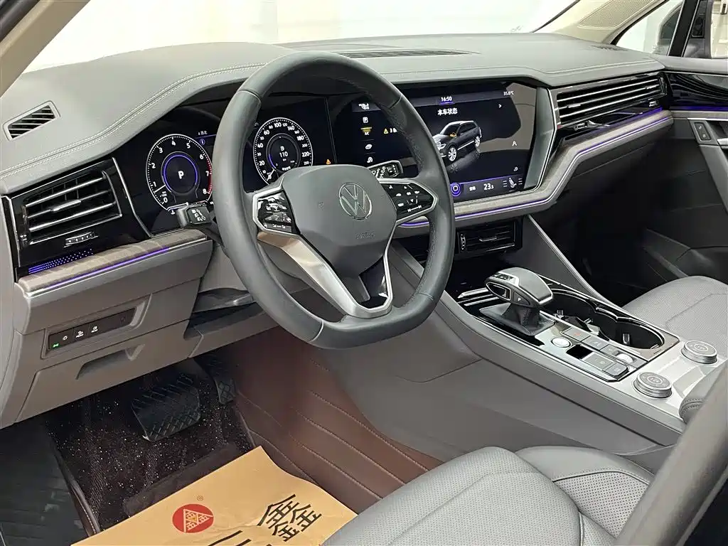 Volkswagen Touareg 2023 3.0TSI Sharp Edition Classic Sport Package