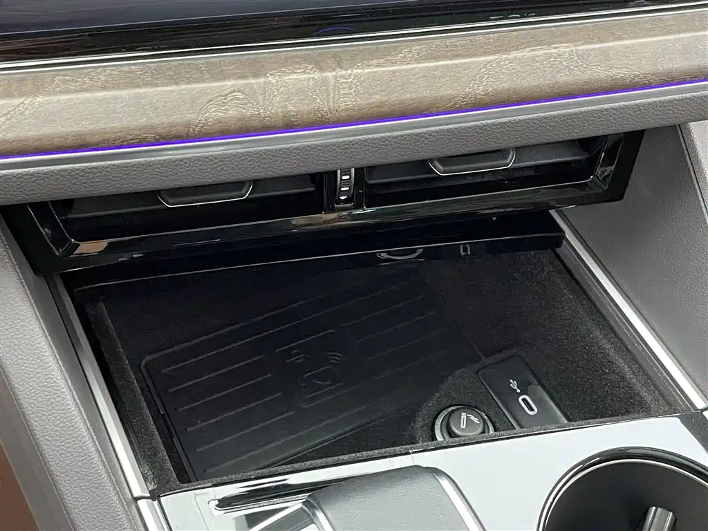 Volkswagen Touareg 2023 3.0TSI Sharp Edition Classic Sport Package