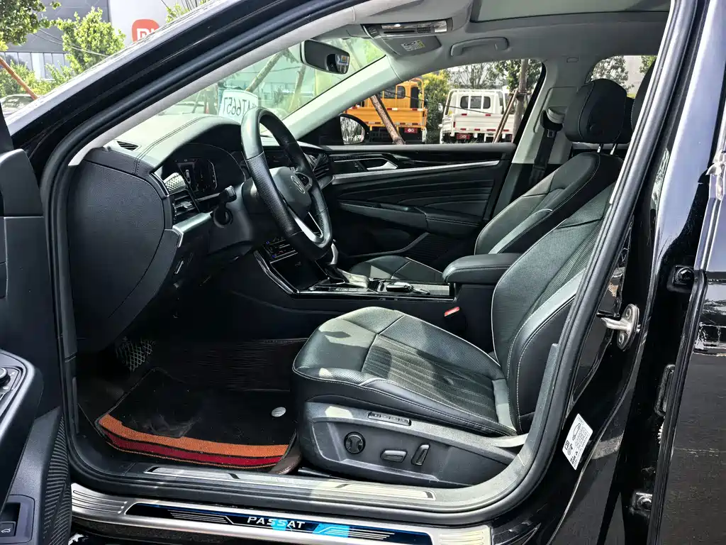 Volkswagen Passat 2022 330TSI Luxury Edition