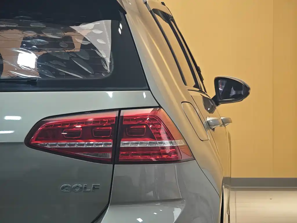 Volkswagen Golf 2015 1.6L Automatic Fashion
